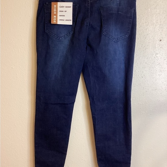 Simply Young NWT Women’s Jeans Size 11 - Picture 6 of 8